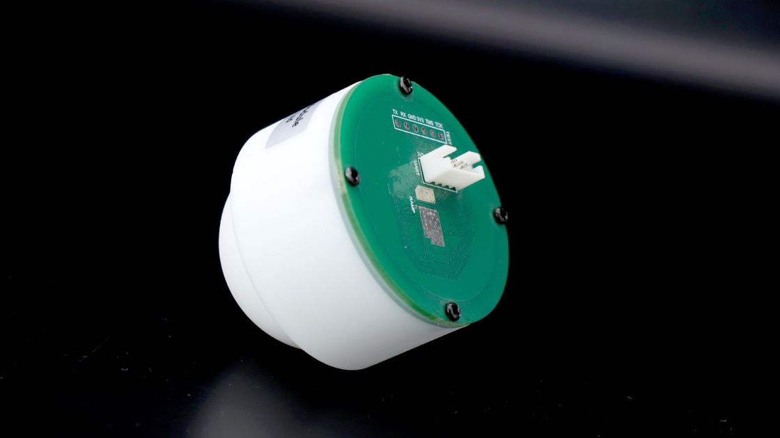 ট্যাঙ্ক লেভেল মনিটরিংয়ের জন্য 12V 30MA বর্তমান এবং RS485 যোগাযোগের সাথে 80GHz ফ্রিকোয়েন্সি রাডার লেভেল সেন্সর