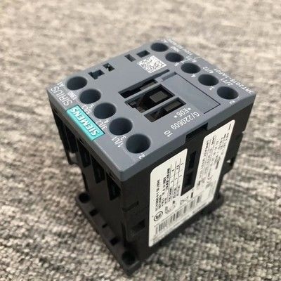 সিমেন্স 3RT2015-1AF01 7 A রেটেড কারেন্ট এবং 110 V AC কয়েল ভোল্টেজ সহ 3-পোল পাওয়ার কন্টাক্টর