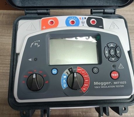 Megger MIT1025-UK ইনসুলেশন পরীক্ষক আউটপুট সহ, 20 টেরাহম প্রতিরোধ, 10kV মাল্টি-রেঞ্জ টেস্ট ভোল্টেজ